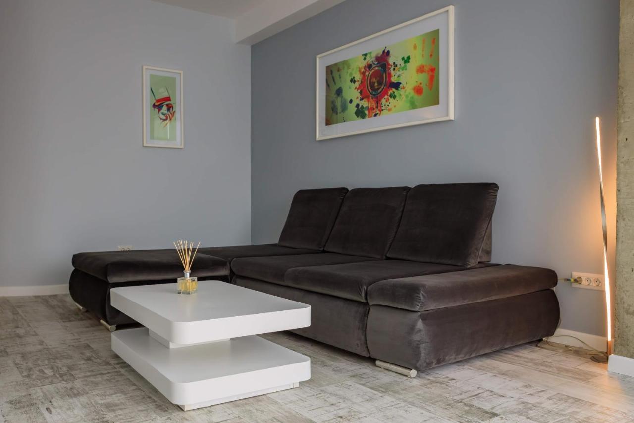 Central Bliss Apartment ซูชาวา ภายนอก รูปภาพ