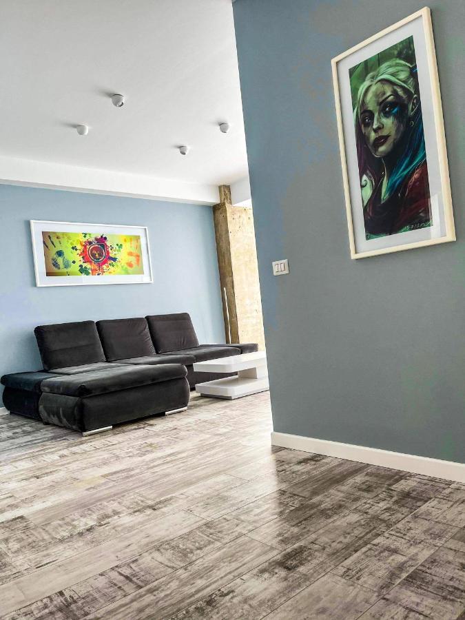Central Bliss Apartment ซูชาวา ภายนอก รูปภาพ