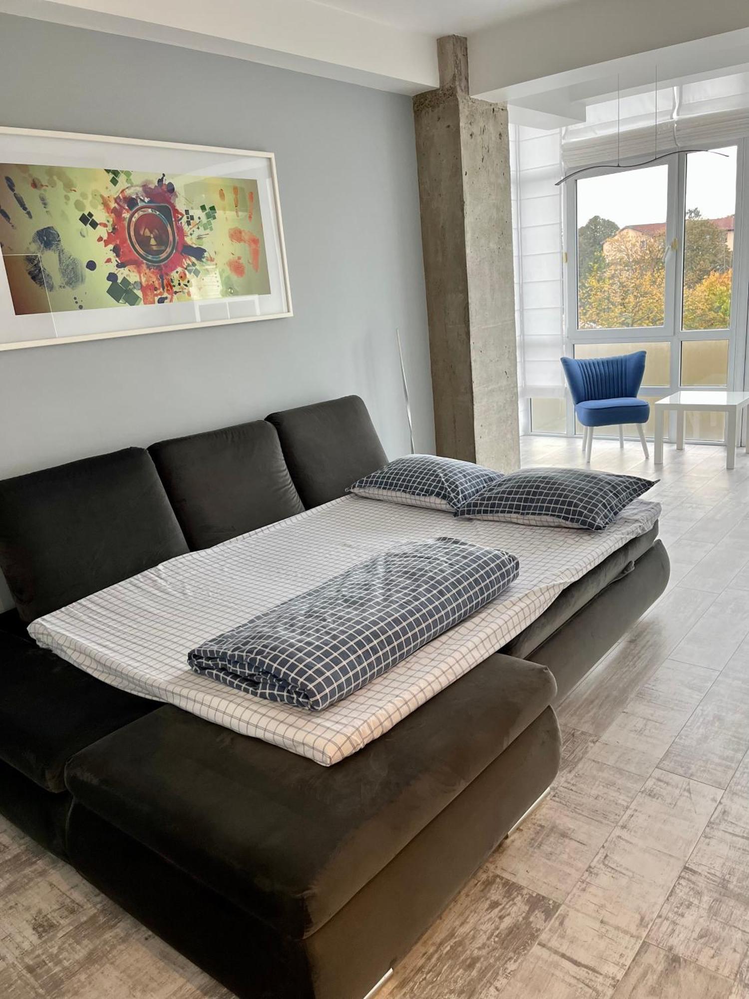 Central Bliss Apartment ซูชาวา ภายนอก รูปภาพ